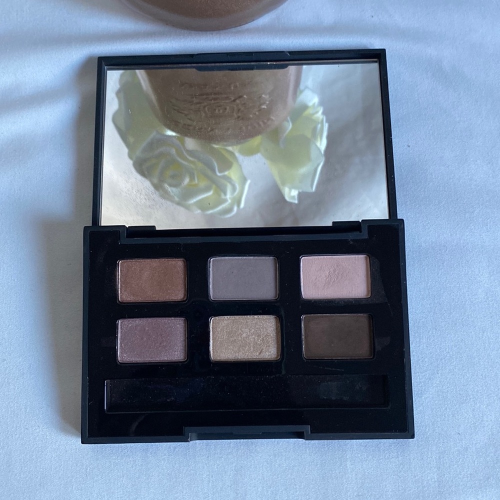 Smashbox muse palette browns And taupes